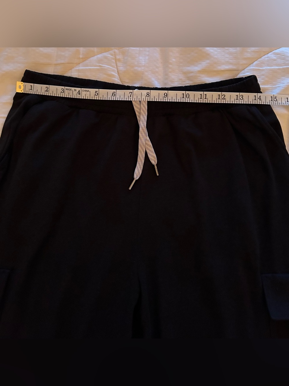 Vuori Black Cargo Jogger Pants with Drawstring - Picture 4 of 5